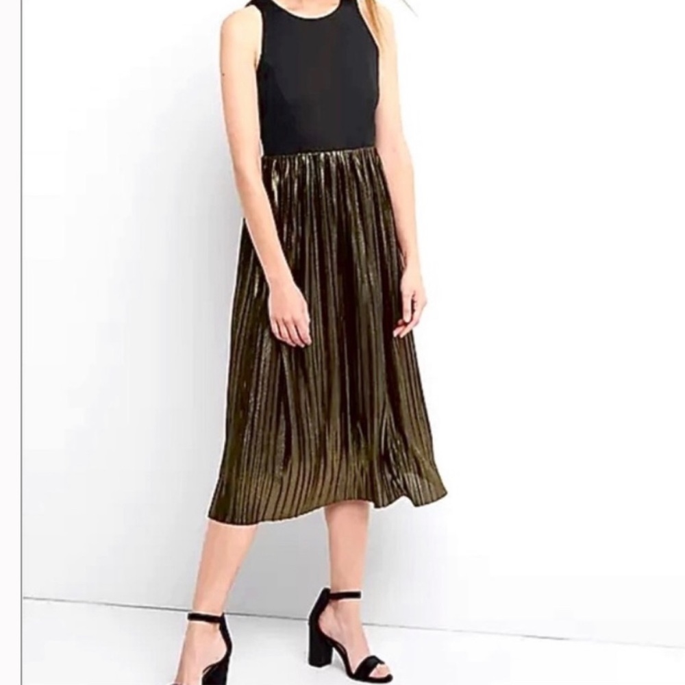 NWT Gap Gold Pleated Dress - Size 10
